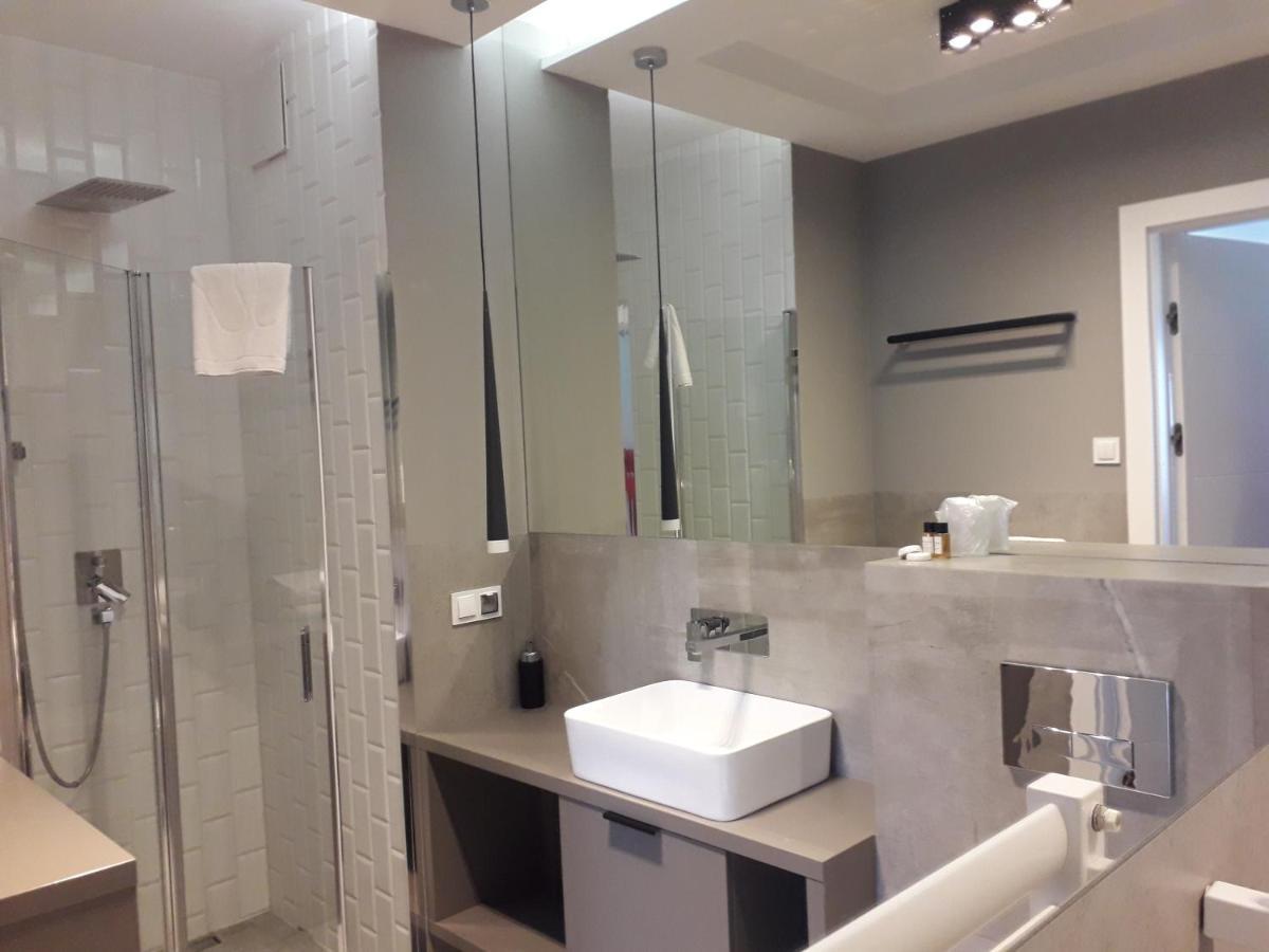 Apartamenty I.M.A Towarowa พอซนาน ภายนอก รูปภาพ