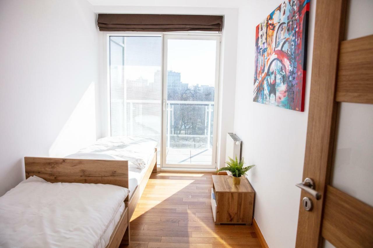 Apartamenty I.M.A Towarowa พอซนาน ภายนอก รูปภาพ
